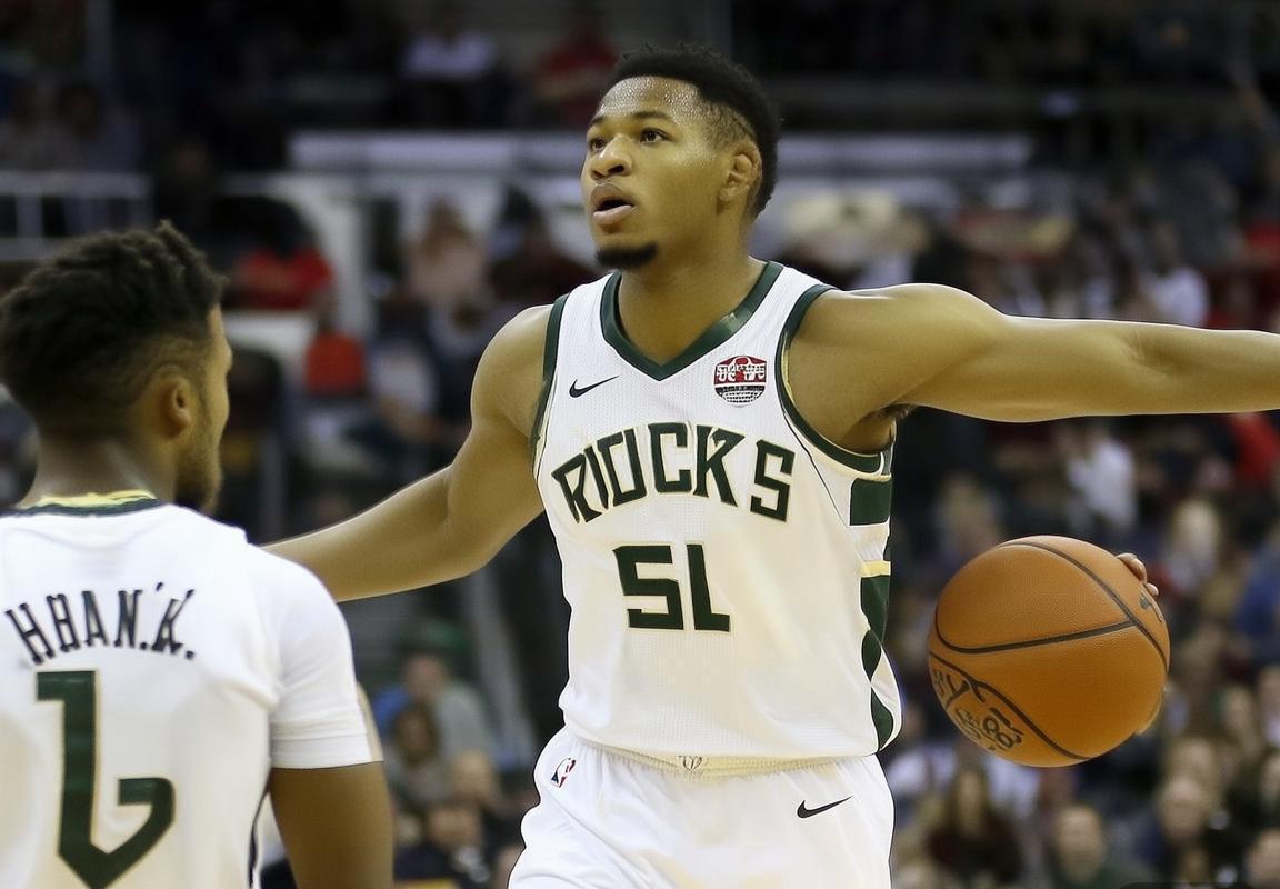 字母哥交易猜想：开拓者以杨瀚森为核心筹码，联手利拉德助推雄鹿重建